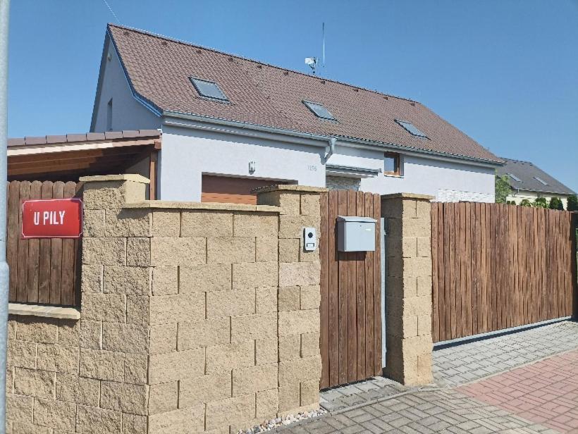 Ubytovani U Vrbicky - Blizko Prahy Unhošť Buitenkant foto